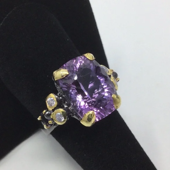 Magnificent Genuine Amethyst In A Fancy Faceted Cut - Picture 3 of 7